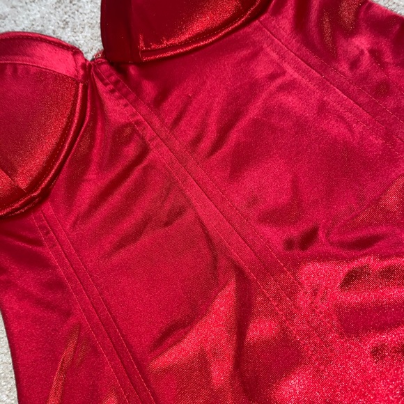red silk dress - Picture 2 of 2
